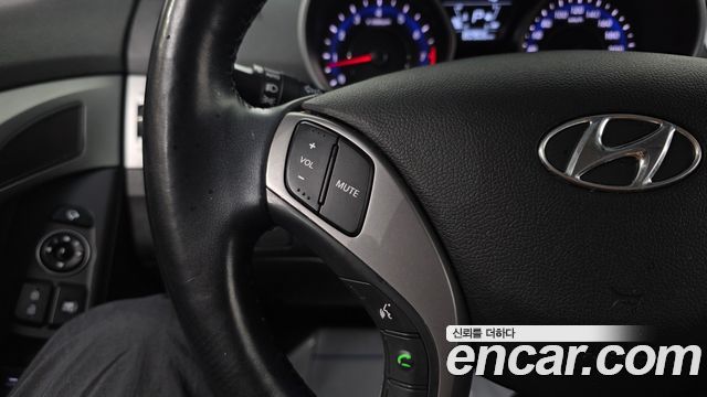 Hyundai AVANTE 2014 — photo 23