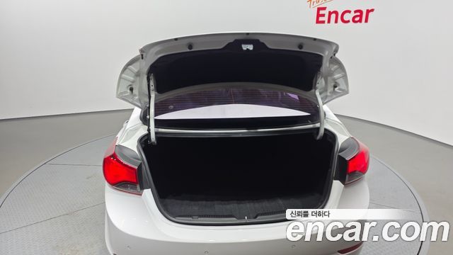 Hyundai AVANTE 2014 — photo 26