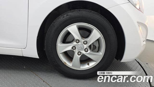 Hyundai AVANTE 2014 — photo 7