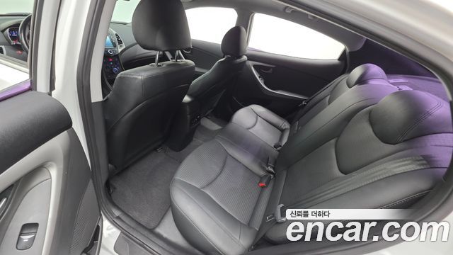 Hyundai AVANTE 2014 — photo 16