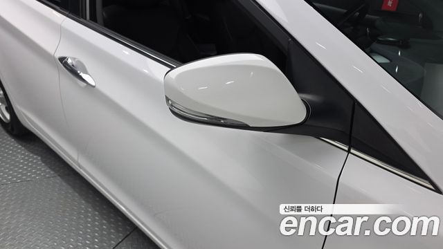 Hyundai AVANTE 2014 — photo 30