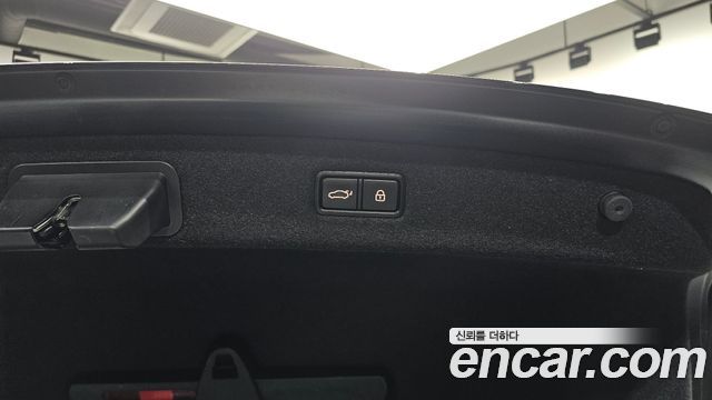 Genesis EQ900 2016 — photo 20