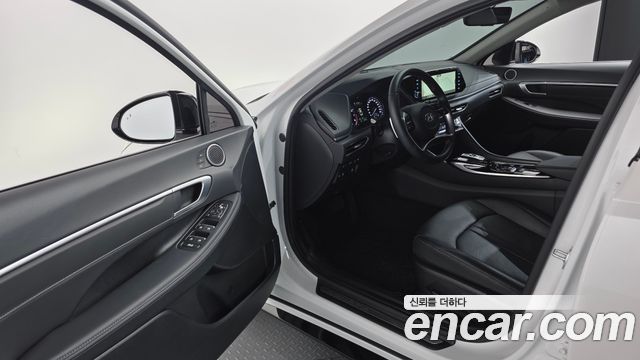 Hyundai Sonata 2022 — photo 10