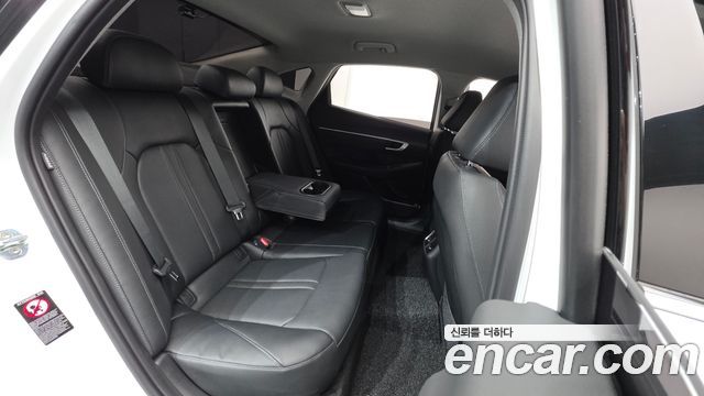 Hyundai Sonata 2022 — photo 19