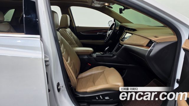 Cadillac XT5 2018 — photo 17