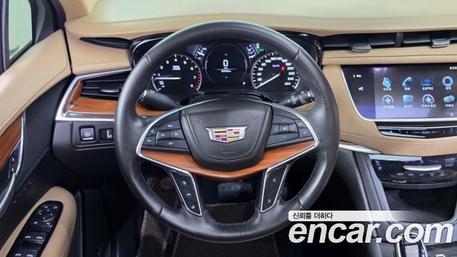 Cadillac XT5 2018 — photo 19