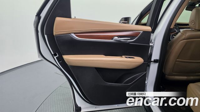 Cadillac XT5 2018 — photo 15