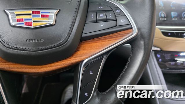 Cadillac XT5 2018 — photo 32