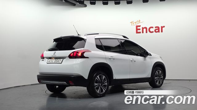 Peugeot 2008 2019 — photo 2