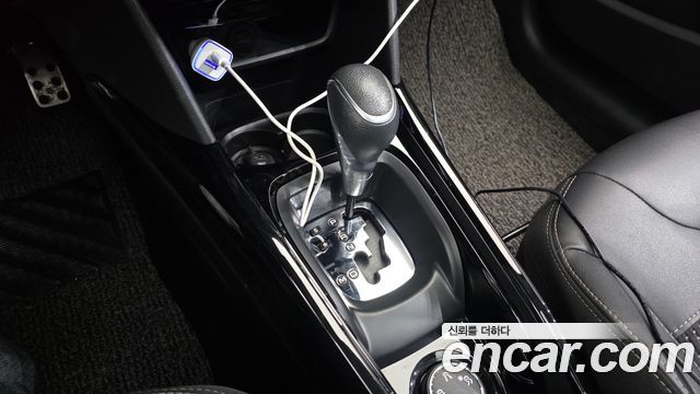 Peugeot 2008 2019 — photo 12