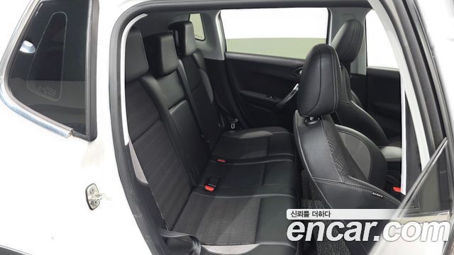 Peugeot 2008 2019 — photo 17