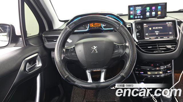 Peugeot 2008 2019 — photo 18