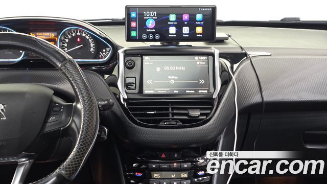 Peugeot 2008 2019 — photo 19