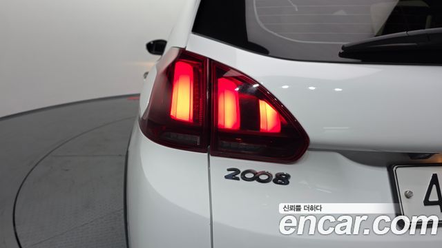Peugeot 2008 2019 — photo 9