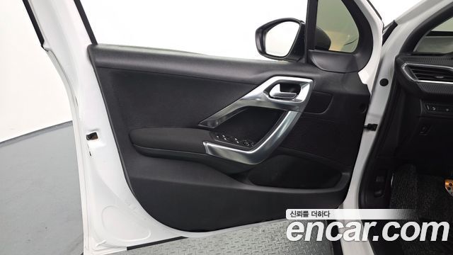 Peugeot 2008 2019 — photo 14