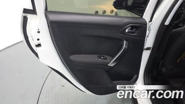 Peugeot 2008 2019 — photo 15