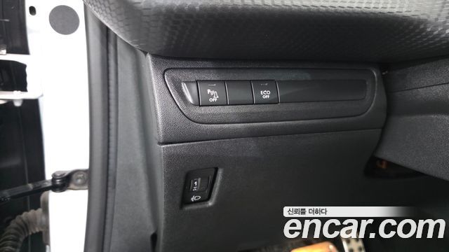 Peugeot 2008 2019 — photo 33