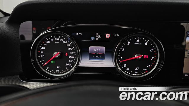 Mercedes-Benz E-Class 2018 — photo 8
