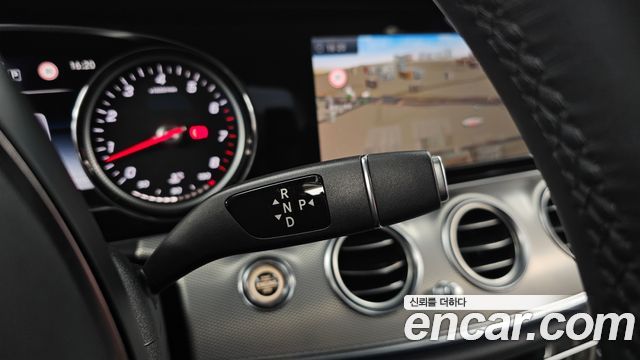 Mercedes-Benz E-Class 2018 — photo 9