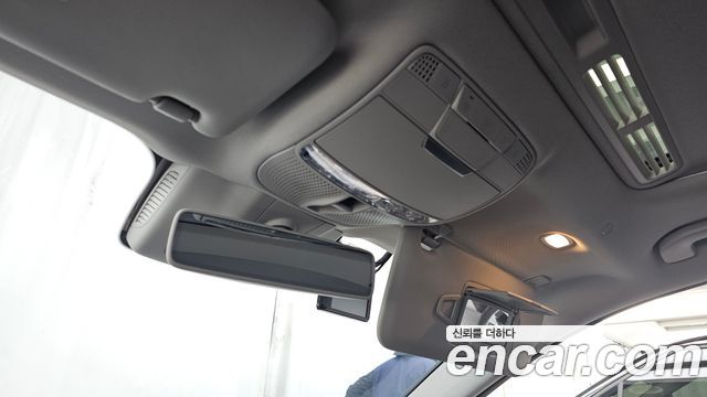 Mercedes-Benz E-Class 2018 — photo 18
