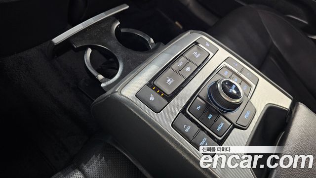 Genesis G80 2019 — photo 24