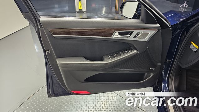 Genesis G80 2019 — photo 14