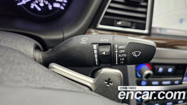 Genesis G80 2019 — photo 28