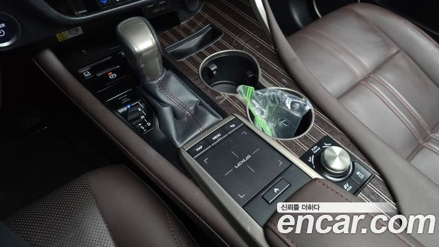 Lexus RX 2021 — photo 9