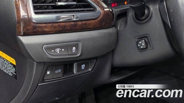 Genesis EQ900 2016 — photo 16