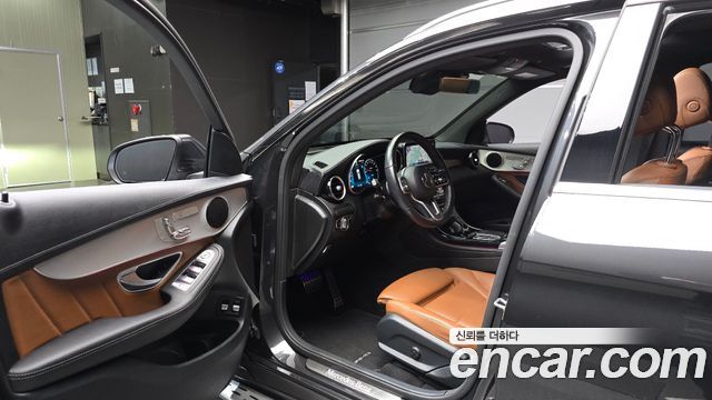 Mercedes-Benz GLC-Class 2022 — photo 13