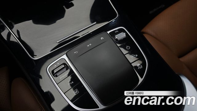 Mercedes-Benz GLC-Class 2022 — photo 24