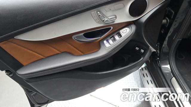 Mercedes-Benz GLC-Class 2022 — photo 14