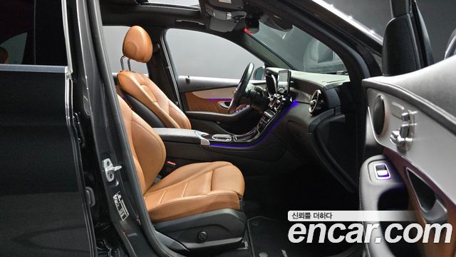 Mercedes-Benz GLC-Class 2022 — photo 16