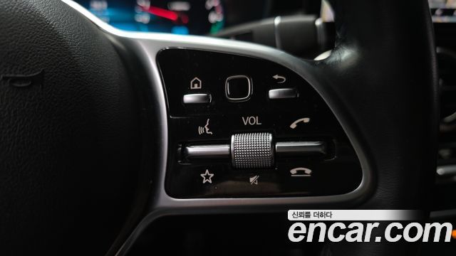 Mercedes-Benz GLC-Class 2022 — photo 32
