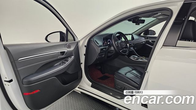 Hyundai Sonata 2022 — photo 13