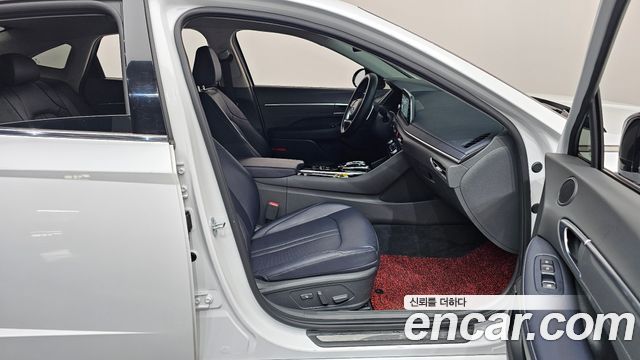 Hyundai Sonata 2022 — photo 17