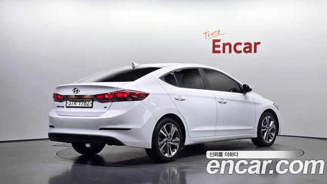 Hyundai AVANTE 2018 — photo 2