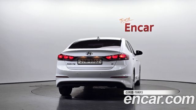 Hyundai AVANTE 2018 — photo 4