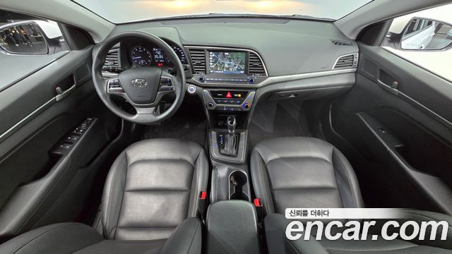 Hyundai AVANTE 2018 — photo 10