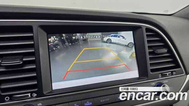 Hyundai AVANTE 2018 — photo 22