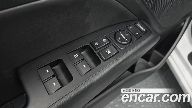 Hyundai AVANTE 2018 — photo 27