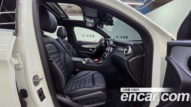 Mercedes-Benz GLC-Class 2018 — photo 12
