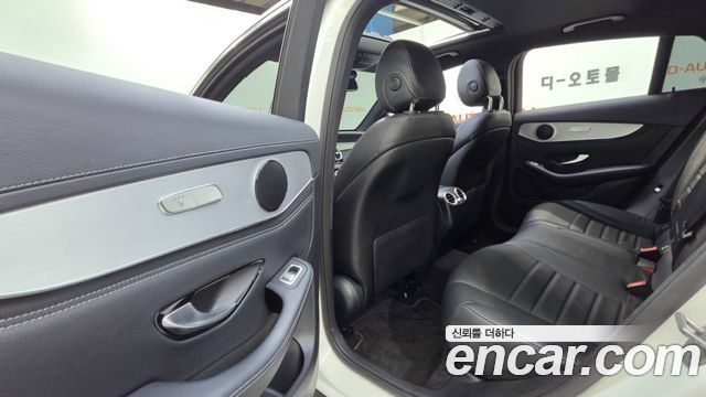 Mercedes-Benz GLC-Class 2018 — photo 17