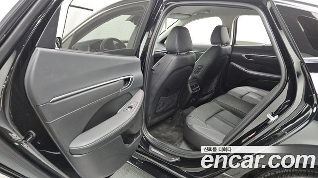Hyundai Sonata 2023 — photo 16