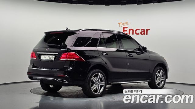 Mercedes-Benz GLE-Class 2018 — photo 2