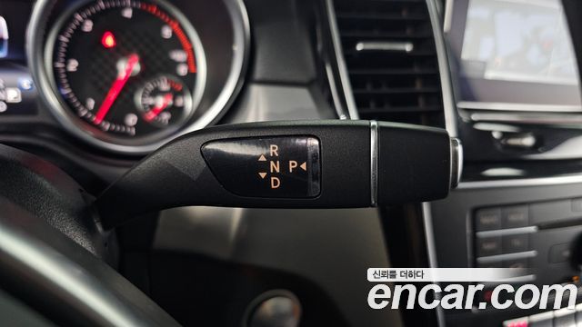 Mercedes-Benz GLE-Class 2018 — photo 12
