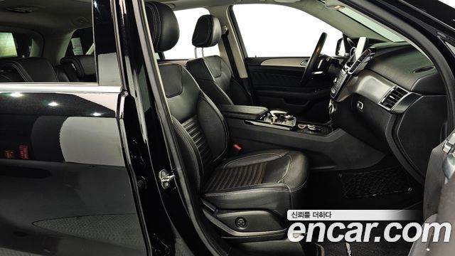 Mercedes-Benz GLE-Class 2018 — photo 17