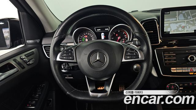 Mercedes-Benz GLE-Class 2018 — photo 19