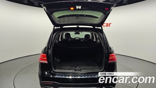 Mercedes-Benz GLE-Class 2018 — photo 26
