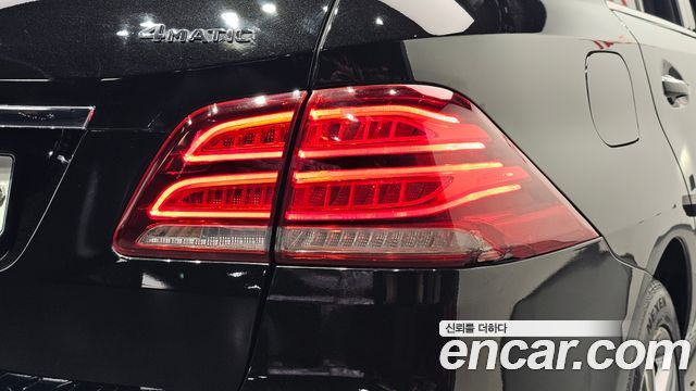 Mercedes-Benz GLE-Class 2018 — photo 9